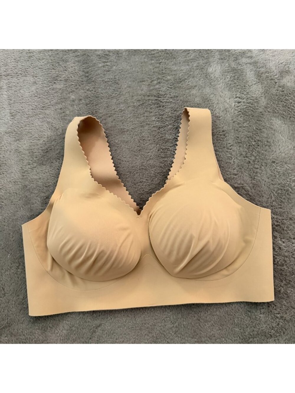 Evelyn & Bobbie The Evelyn Bra Womens LARGE Pads Included Wireless Wire Free